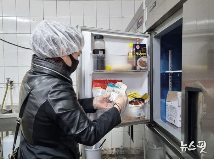 파주시, 봄나들이 철 맞아 다중이용시설 주변 식품접객업소 위생점검