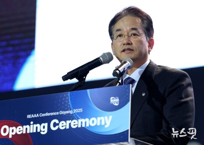 ‘2025 고양 아시아·대양주 도로대회’개막식에서 환영사 중인 이동환 고양특례시장