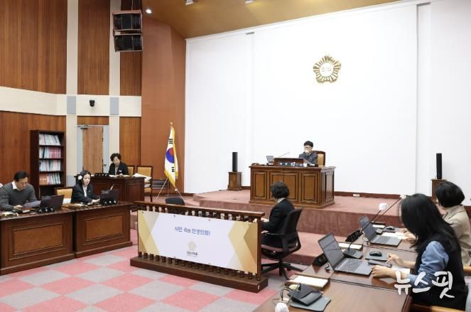 군포시의회는 10월 28일 폐회 중 의회운영위원회를 개최, 제284회 임시회 의사일정을 확정했다.
