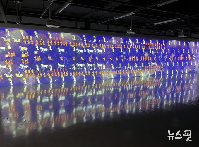 조선 제8대 왕 예종의 장례 행렬을 미디어아트로 복원한 ‘서오릉, 왕의 길’