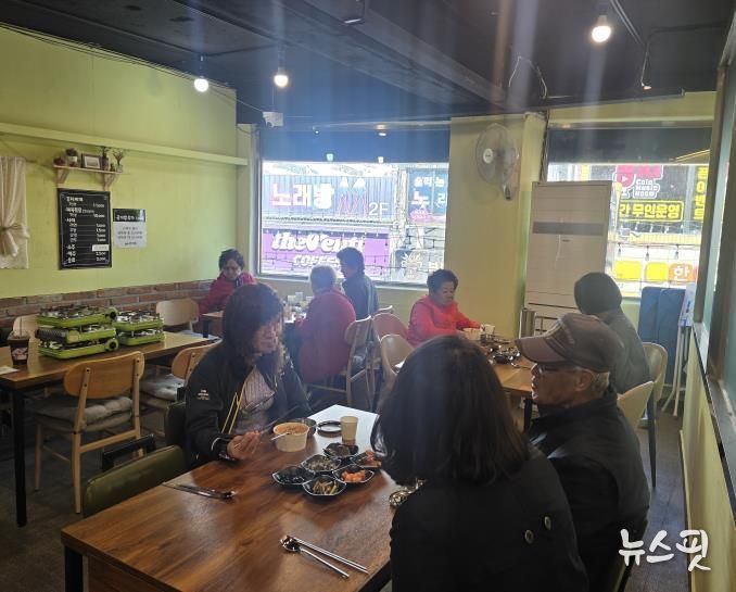 양평군 양평읍 '콧수염 김치찌개', 홀몸어르신께 매달 사랑의 한 그릇 선물