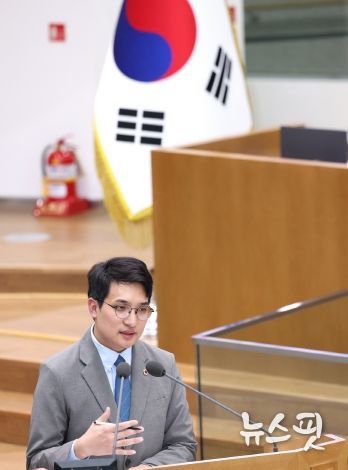 경기도의회 여성가족평생교육위원회 장민수 의원(더불어민주당, 비례)