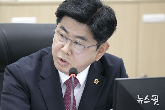 경기도의회 미래과학협력위원회 소속 윤충식 의원(국민의힘, 포천1)