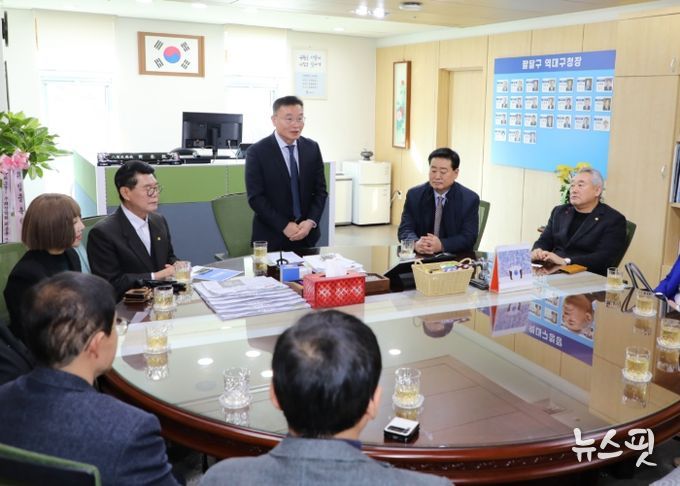 황규돈 팔달구청장, 사통팔달협의회 임원진과 신년 간담회 개최