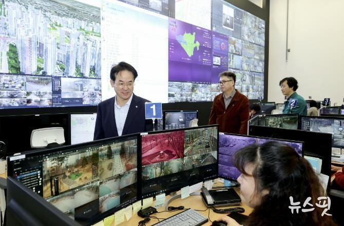 도시전반을 한 눈에 관리하는 통합관제 기능을 갖춘 고양스마트시티센터