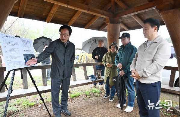 의정부시는 4월 10일 부용터널 및 장암 파크골프장 일대를 방문해 조성 현황과 보행환경 개선 사항을 점검하고 있다.