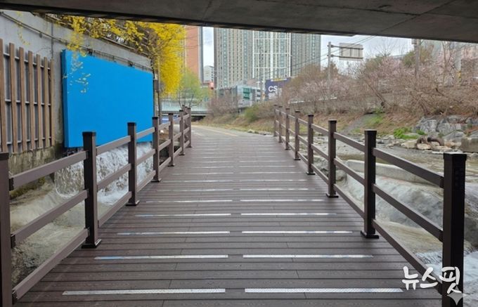 성복천 노후된 배수통문 보수 사진.(용인시 제공)