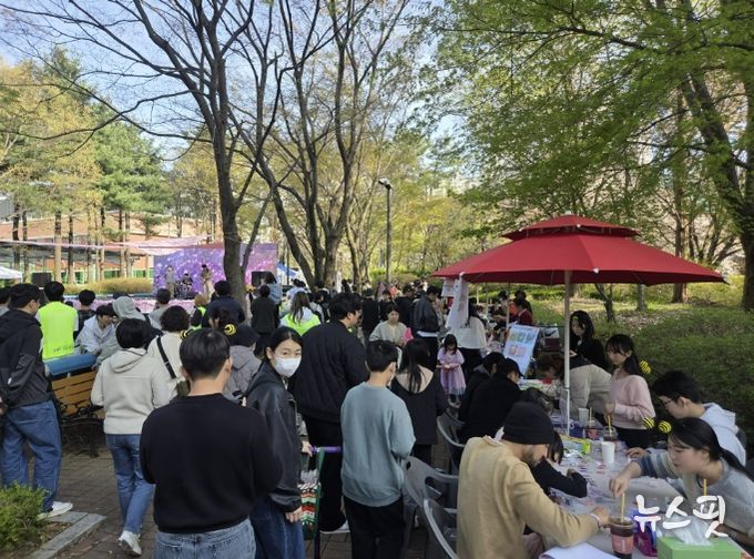 성남시청소년청년재단 서현유스센터, 탄천 벚꽃길서 '봄이 왔서현!' 봄꽃축제 성료
